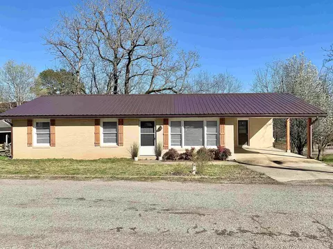 470 Keller St, Toone, TN 38381