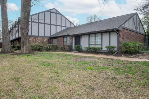 956 Rustling Oaks Cir, Memphis, TN 38117