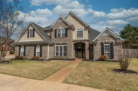 8650 Spice Wood Ln, Cordova, TN 38018