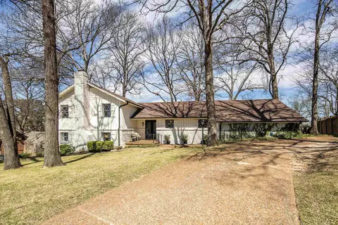 5750 Woodbriar Cv, Memphis, TN 38120
