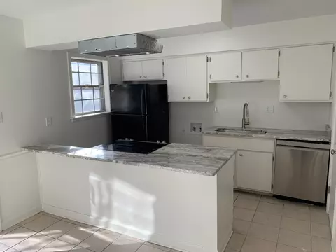5730 Quince Rd #5, Memphis, TN 38119