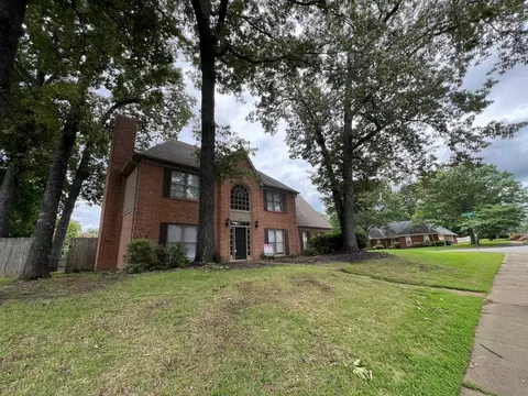 8810 Raspberry Ln, Memphis, TN 38016