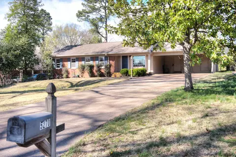 5270 Cole Rd, Memphis, TN 38120