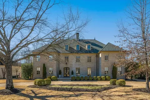 275 Cloister Green Ln, Memphis, TN 38120
