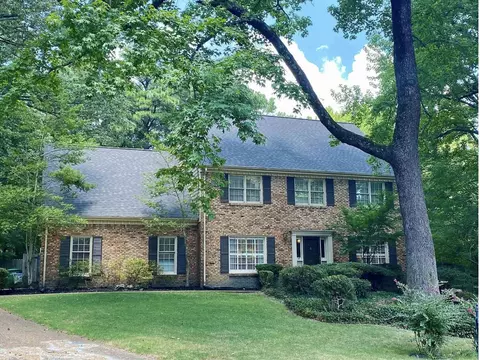 8264 Kimbrough Woods Cv, Germantown, TN 38139