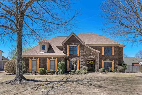 1225 Tuscumbia Dr, Collierville, TN 38017