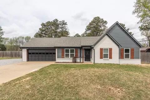 15 Hickory Ln, Millington, TN 38053