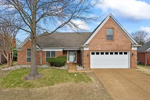 8250 Floral Springs Dr, Memphis, TN 38016