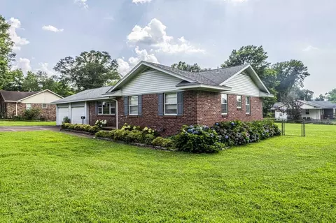 7205 Renda Dr, Millington, TN 38053