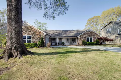 8662 Pepper Bush Ln, Germantown, TN 38139