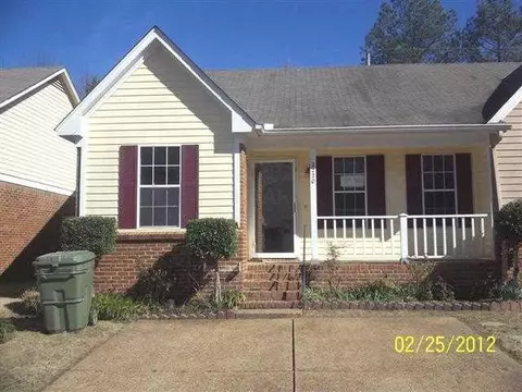 2220 Curbertson St, Memphis, TN 38134