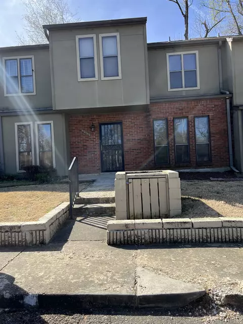 4037 Graham Oaks Court Ct E #30, Memphis, TN 38122
