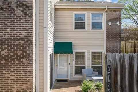6722 Majestic Oak Pl, Memphis, TN 38120