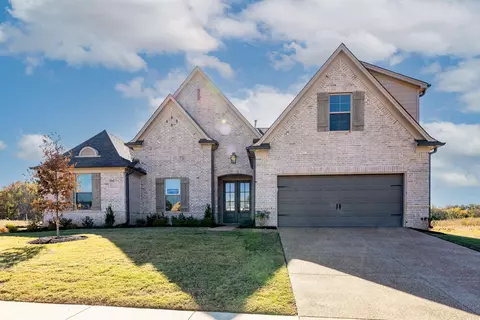 195 Sugalina Valley Dr, Oakland, TN 38060