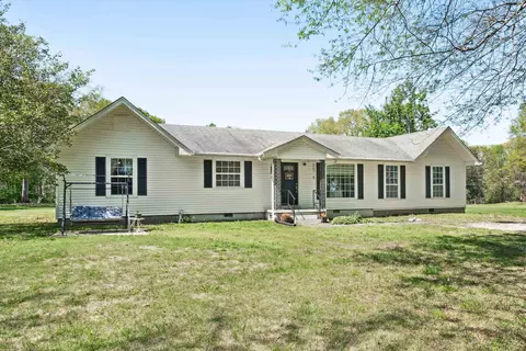 440 Old State Line Dr, Moscow, TN 38057