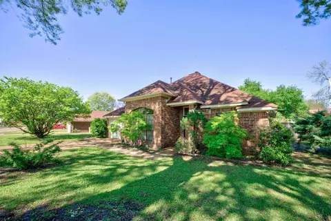 5382 Ross Rd, Memphis, TN 38141