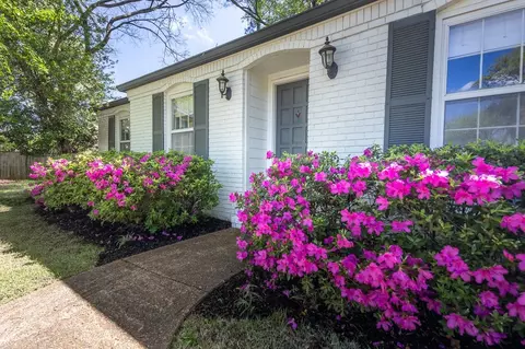 7932 Falling Leaf Cv, Germantown, TN 38138