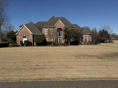 9500 Plantation Lake Rd, Collierville, TN 38017