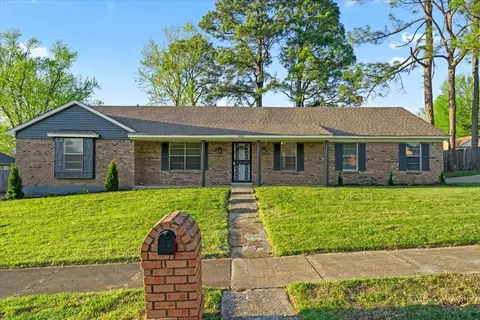 4034 Stillwood Dr, Memphis, TN 38128
