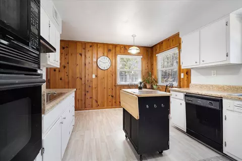 Kitchen - 3869 Appling Rd, Bartlett, TN 38135 photo 4 of 4