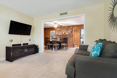 Living - 3869 Appling Rd, Bartlett, TN 38135 photo 2 of 2
