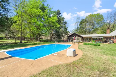 Exterior - 3869 Appling Rd, Bartlett, TN 38135 photo 5 of 12
