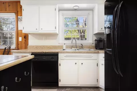Kitchen - 3869 Appling Rd, Bartlett, TN 38135 photo 3 of 4