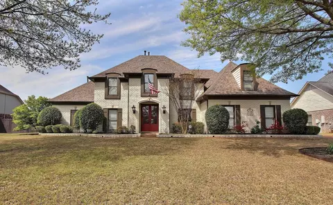 1719 Stillwind Ln, Collierville, TN 38017