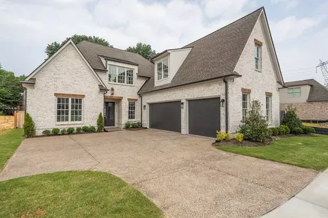 1677 Neshoba Oak Ln, Germantown, TN 38138