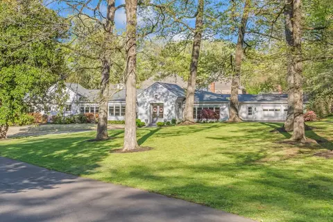 6555 Oak Estates Dr, Memphis, TN 38119