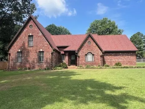 9135 Greenbrier Cv, Germantown, TN 38139