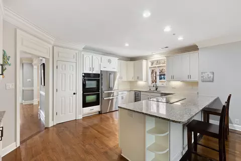 932 E Riverwalk Dr, Memphis, TN 38120 photo 7