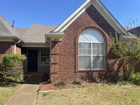 6898 Century Oaks Dr, Cordova, TN 38018
