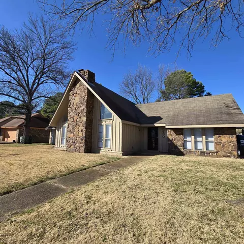 6660 Split Oak Dr, Memphis, TN 38115