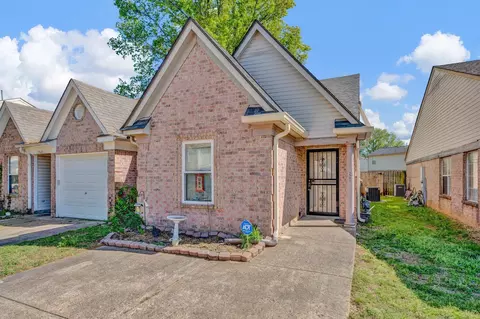 7947 Marsha Woods Dr, Memphis, TN 38125