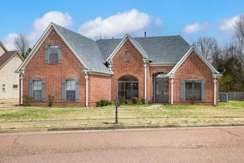 5042 Laurel Springs Dr, Memphis, TN 38125