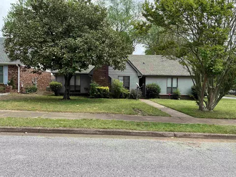 4660 Hill Gail Dr, Memphis, TN 38141