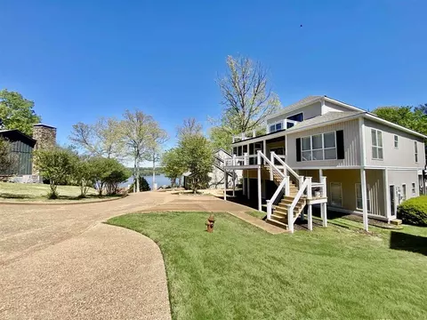 21 Elks Landing Dr, Iuka, MS 38852