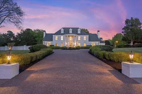 2470 Johnson Rd, Germantown, TN 38139