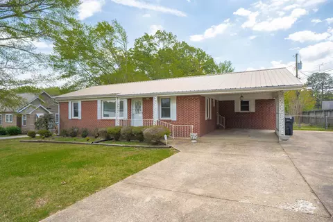 1440 Virginia Dr, Bolivar, TN 38008