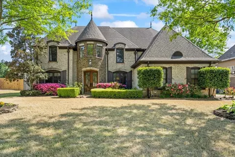 1113 W Old Hearthstone Cir, Collierville, TN 38017