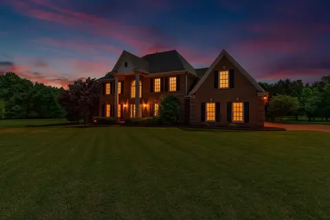 990 Snowden Farm Rd, Collierville, TN 38017