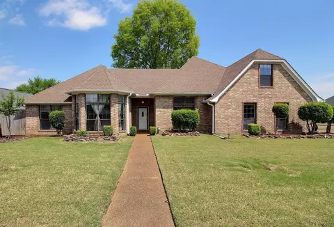 1371 Grey Wolf Dr, Collierville, TN 38017