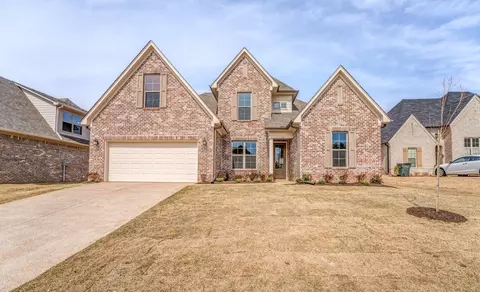195 Valleyview Ln, Oakland, TN 38060