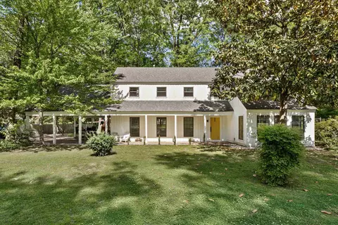 2212 Woodside Dr, Germantown, TN 38138
