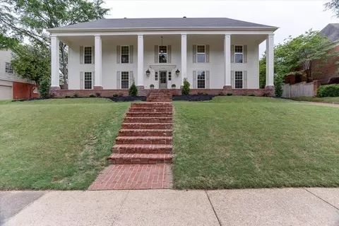 2796 Hunters Forest Dr, Germantown, TN 38138