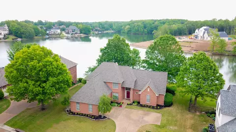 9895 Windward Slope Dr, Lakeland, TN 38002