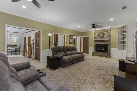 1031 W Tree Dr, Collierville, TN 38017 photo 9