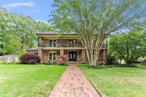 8200 S Scruggs Dr S, Germantown, TN 38138
