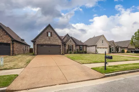 65 Arabella Cir, Oakland, TN 38060